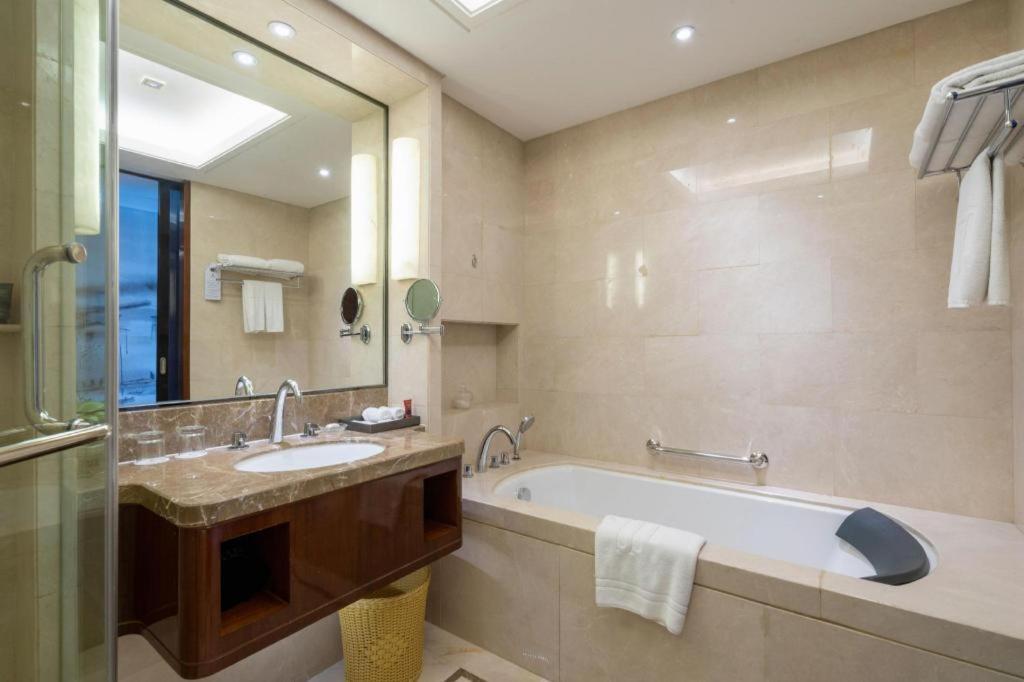 Yang Peng Jin Jiang Hotel Yangzhou Exterior photo